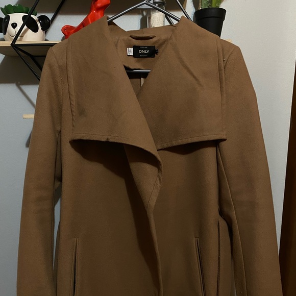 Brown coach, like new - Picture 2 of 3